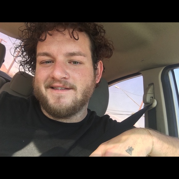 Profile Picture of Davey Sosinski (@dsosi) on Poshmark