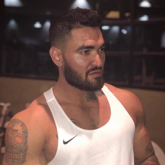 Profile Picture of Andreas Hubbard (@andreashubbard) on Poshmark