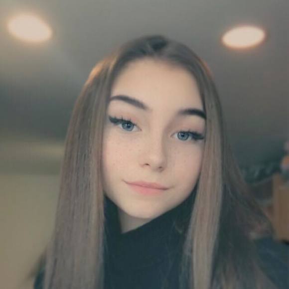 Profile Picture of Audrey-anne Thibault (@audreyathibault) on Poshmark