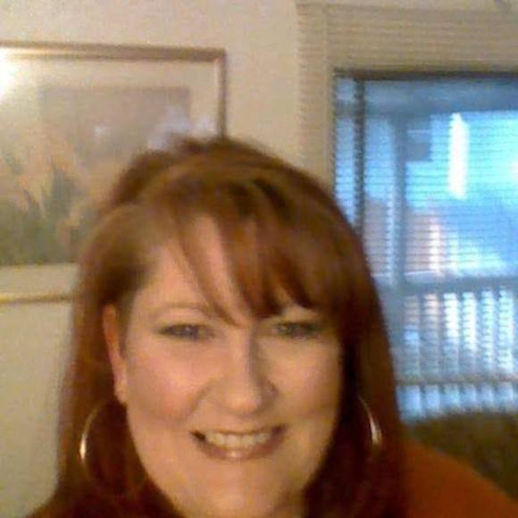 Profile Picture of Sandi Alexander (@ariagem) on Poshmark