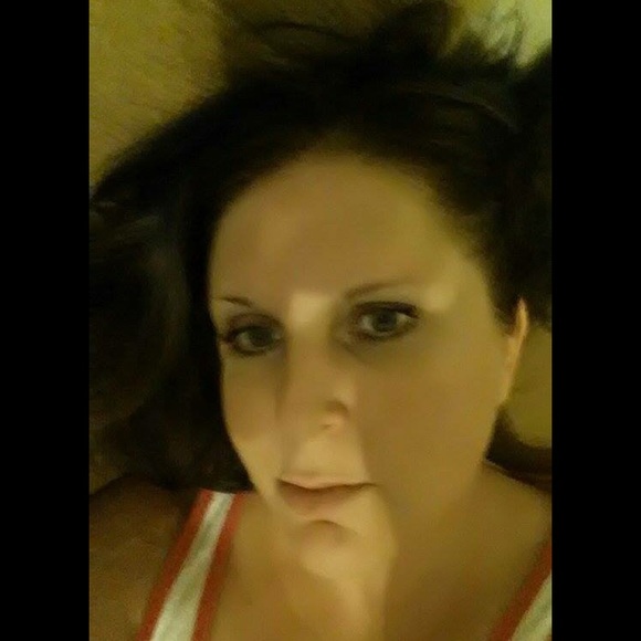 Profile Picture of Debbie Cook (@idohair1) on Poshmark