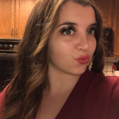 Profile Picture of S A M A N T H A J E A N✨ (@sam_amarante1) on Twitter