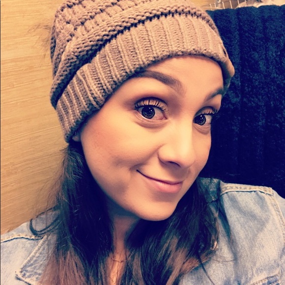 Profile Picture of Fernanda Mccabe (@fernanda_mccabe) on Poshmark