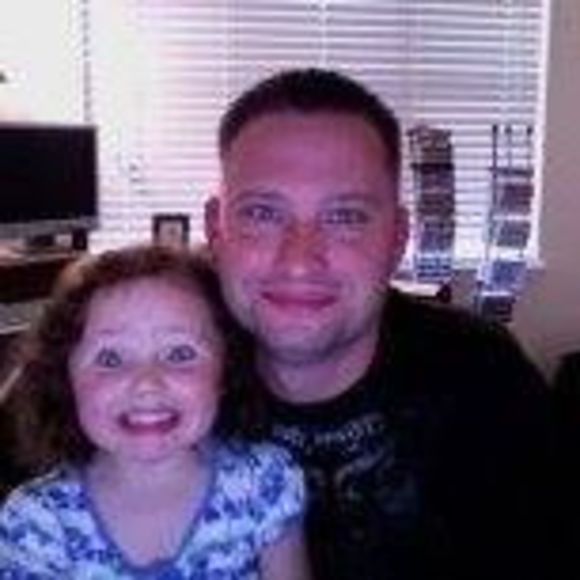 Profile Picture of Daniel Hays (@dan_hays76) on Poshmark