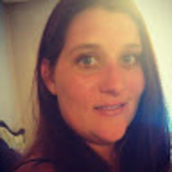 Profile Picture of Amanda Skipworth (@amandaskipwo719) on Poshmark