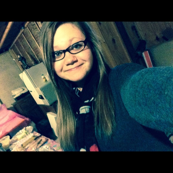 Profile Picture of Paige Capps (@paigeacapps) on Poshmark