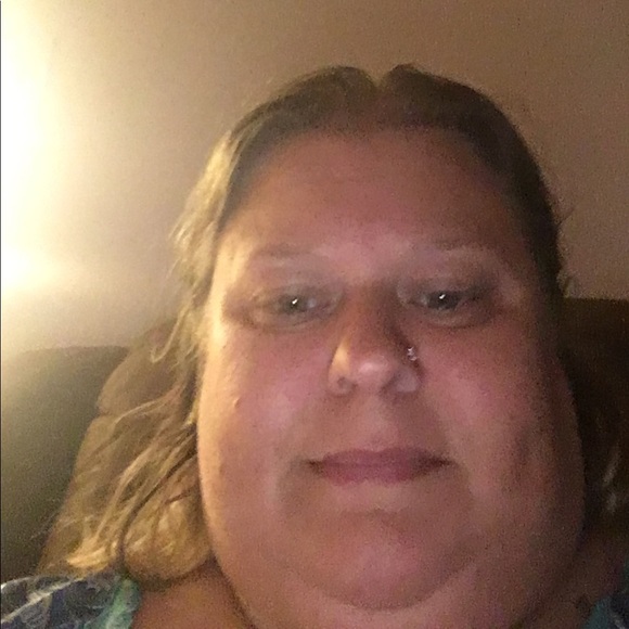 Profile Picture of Alisha Adams (@eulamom05) on Poshmark
