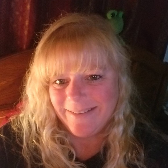 Profile Picture of Dora Webb (@dawebb06) on Poshmark