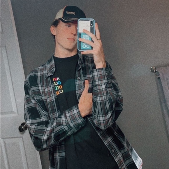 Profile Picture of Evan Richards (@evanrichards14) on Poshmark