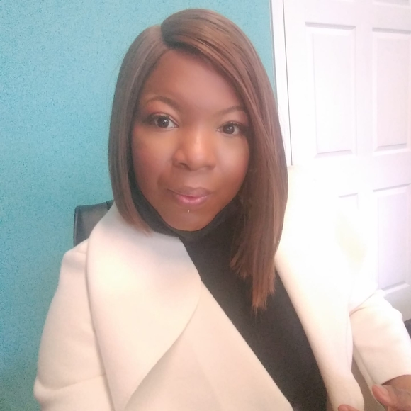 Profile Picture of Andrea Lucious (@andrealucious) on Poshmark