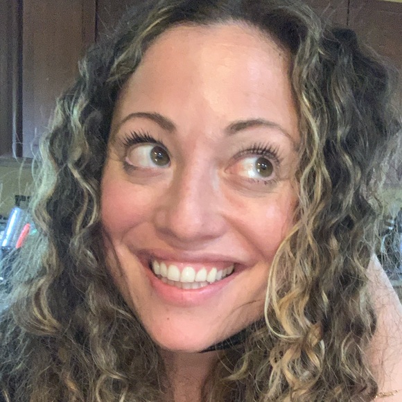 Profile Picture of Danielle Liberatore (@danielleliberat) on Poshmark