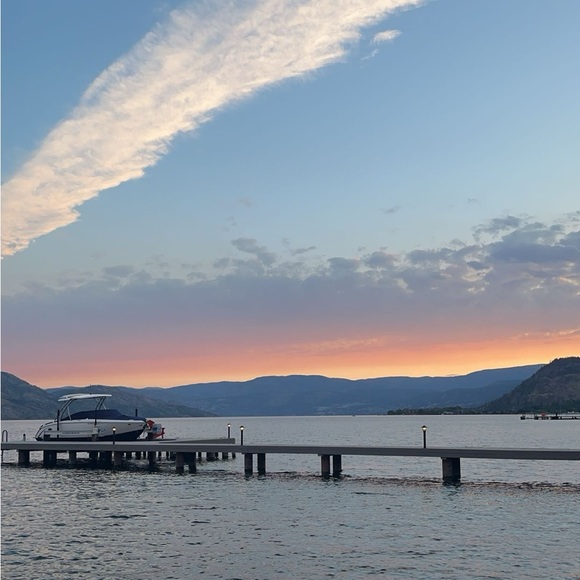 Profile Picture of Jaida Bartole (@jaidabartole189) on Poshmark