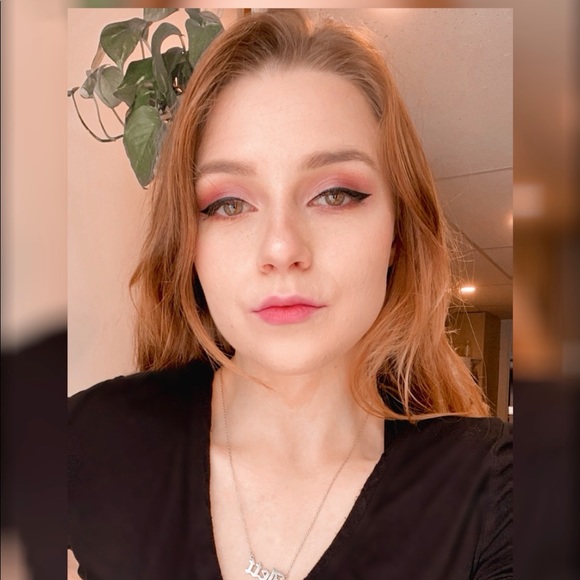 Profile Picture of Ella Patterson (@emp05515) on Poshmark