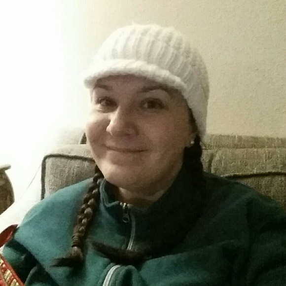 Profile Picture of Christy Goldsmith (@cgoldsmith) on Poshmark