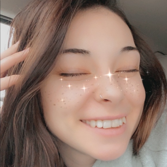 Profile Picture of Sabrina Harrington (@sabrina28420) on Poshmark