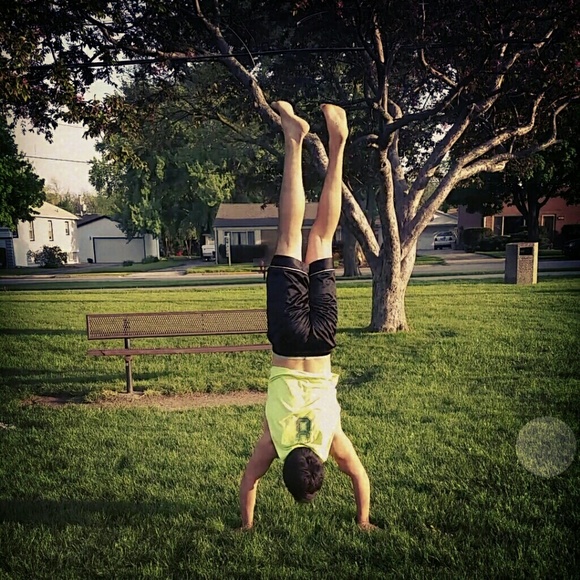 Profile Picture of David Nevarez (@david100) on Poshmark