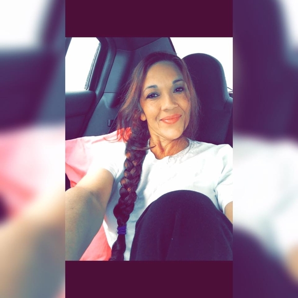 Profile Picture of Hilda m Quinterro (@hildamq) on Poshmark