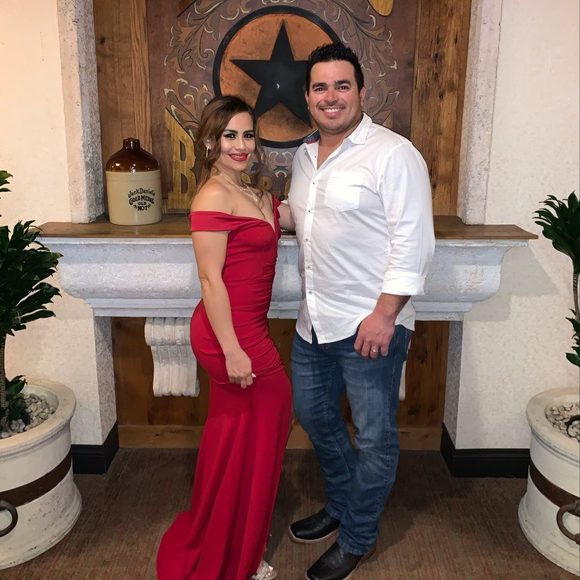 Mindy Perez - Poshmark Profile Picture of Mindy Perez (@mindy_perez) on Poshmark