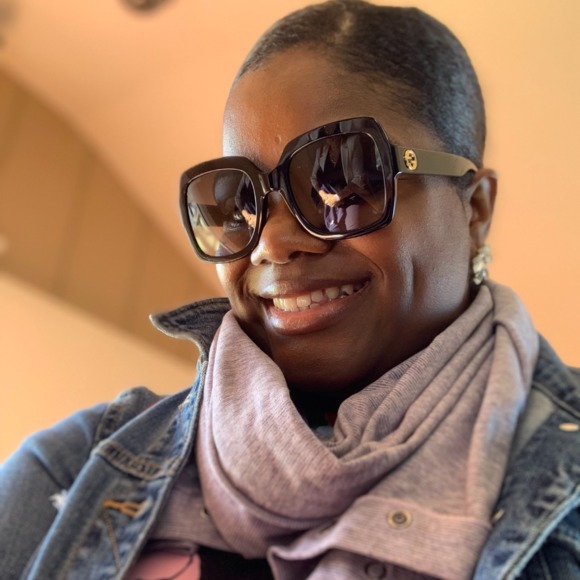 Profile Picture of Yamirca Batista (@yamiyan) on Poshmark