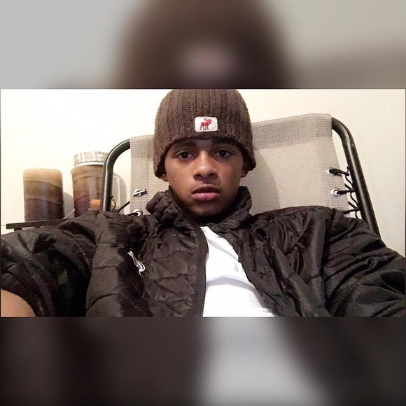 Profile Picture of Mark Esquivel (@markesquivel) on Poshmark