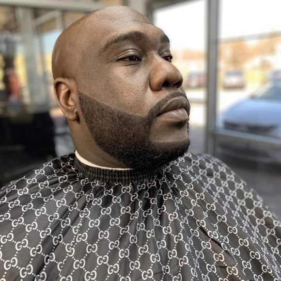Profile Picture of Cleodise Blevins (@teezytee86) on Poshmark