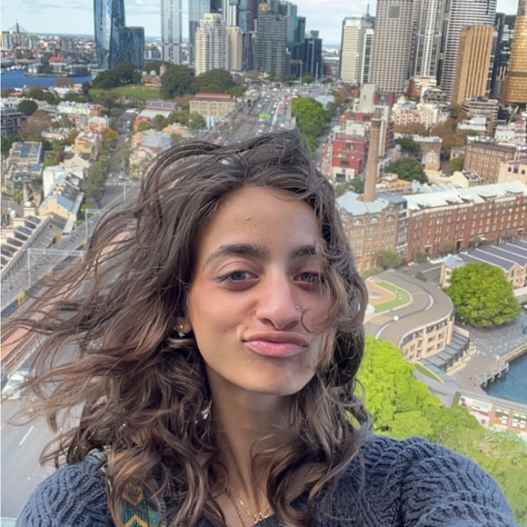 Profile Picture of Renae Mitchelson (@renaemitchelson) on Poshmark