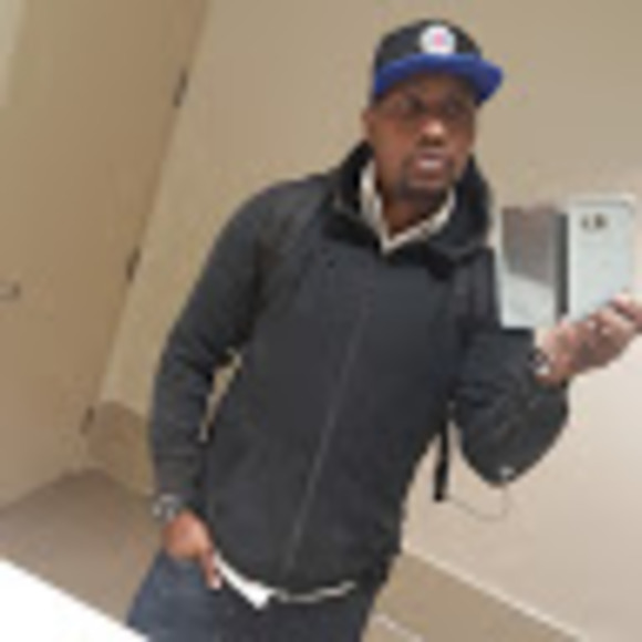 Profile Picture of Tony Hoggatts (@thoggatts11) on Poshmark