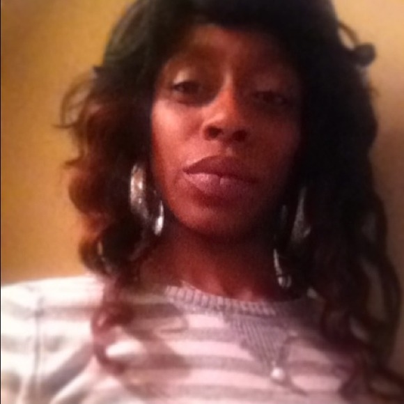 Profile Picture of Labrina Ringgold (@lalaright) on Poshmark