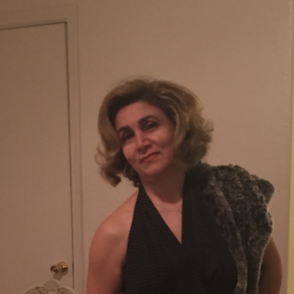 Profile Picture of Rozita Sameyah (@senseandstyle) on Poshmark