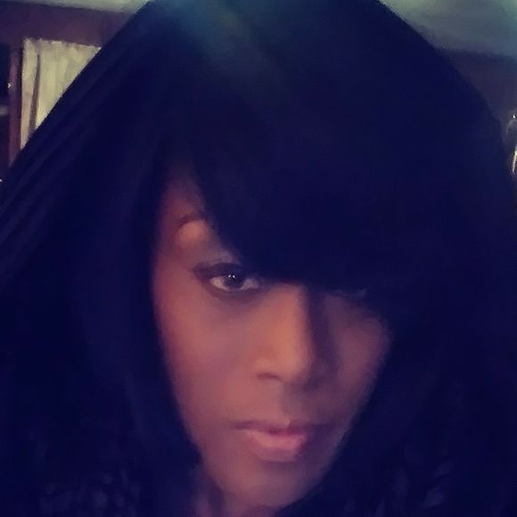 Profile Picture of Lutasha Jones (@lutj) on Poshmark