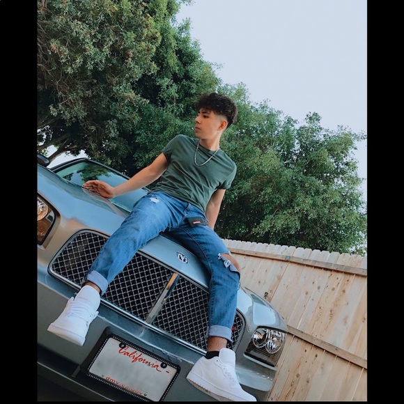 Profile Picture of Jean Carlo (@jean_carlo) on Poshmark