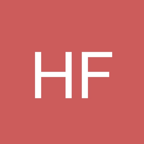 Profile Picture of Hilary Fello (@hilaryfello) on Poshmark