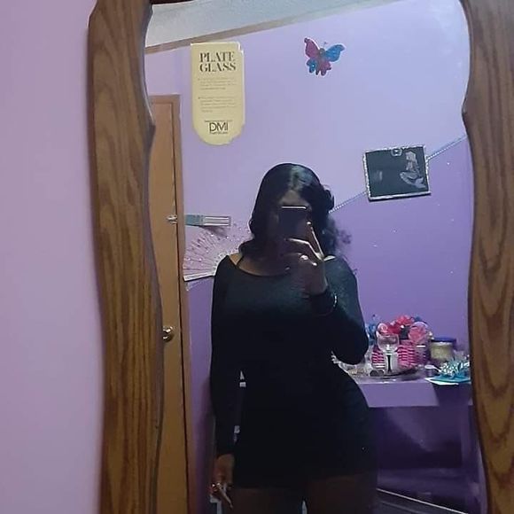 Profile Picture of Monique Neal (@moniquelove2019) on Poshmark