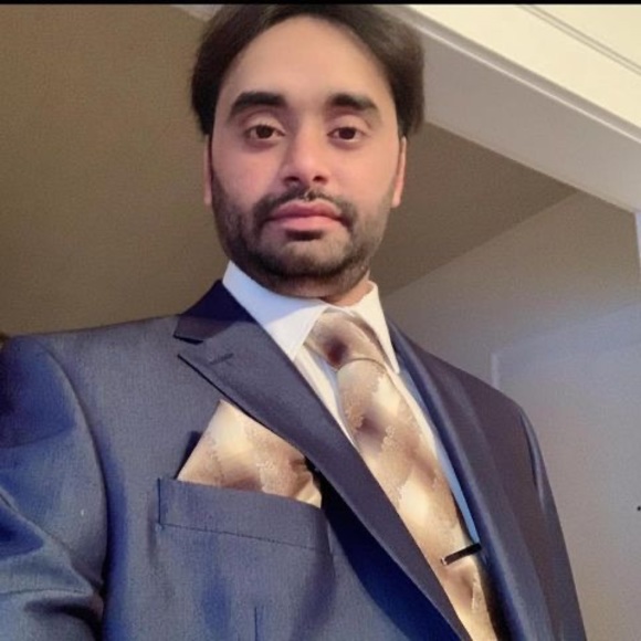 Profile Photo of Chaudhry Ali (@aligeech2) on Poshmark