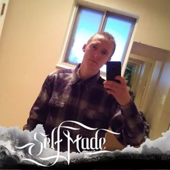 Profile Picture of Drew Steagall (@drewsteagall123) on Poshmark