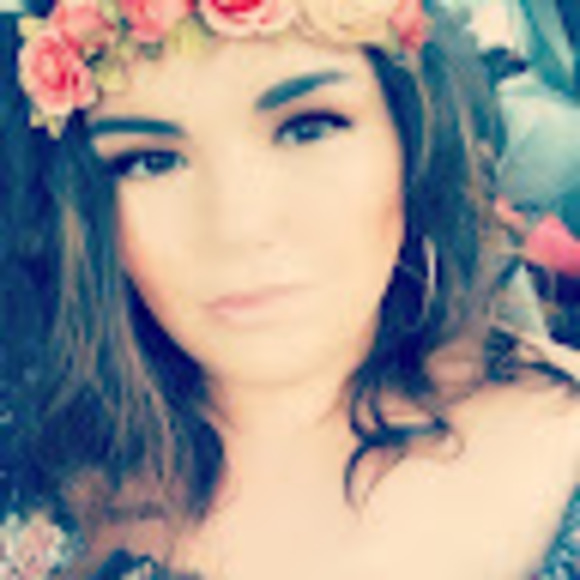 Profile Picture of Teressa Twaddle (@teressatwaddle) on Poshmark
