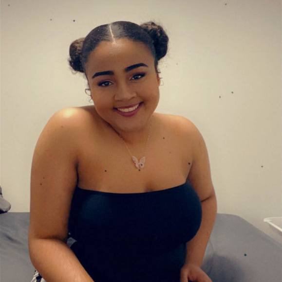Profile Picture of Michelle Dunbar (@madmichelle14) on Poshmark