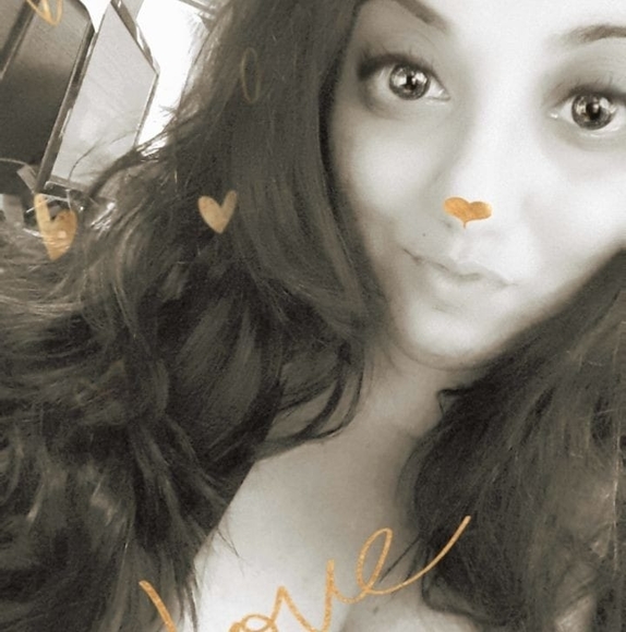 Profile Picture of Desiree Ramos (@dramos79) on Poshmark