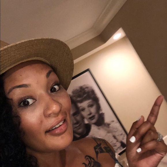 Profile Picture of Velma Weaver (@velma_weaver) on Poshmark