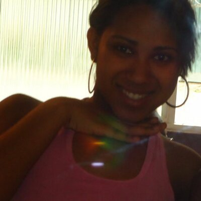 Profile Picture of Isabelle Souza (@IsaCarol14) on Twitter
