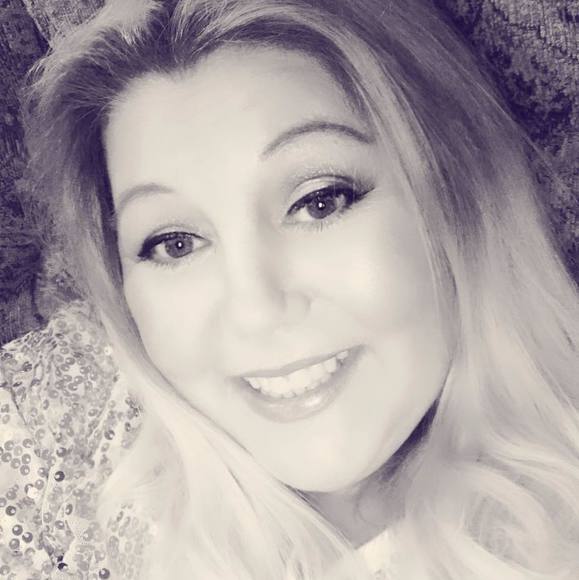 Profile Picture of Michelle Scott passeri keegan (@shell521) on Poshmark