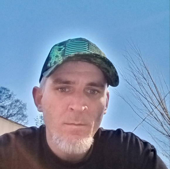 Profile Picture of Kenneth Lynn (@kclynn6976) on Poshmark