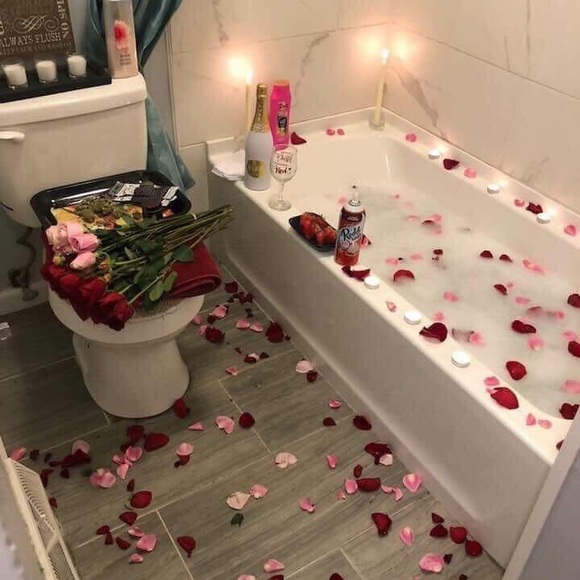 Profile Picture of Jasmine Hargrove (@jasmineh1416) on Poshmark