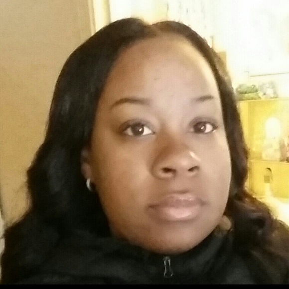 Profile Picture of Ciera Evans (@cevans16) on Poshmark