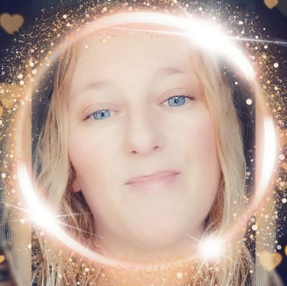 Profile Picture of Crystal Batchelor hurlbut (@clhfrog04) on Poshmark