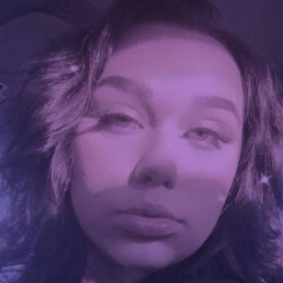 Profile Picture of Chloe Mcmaster (@chloemcmaster) on Poshmark