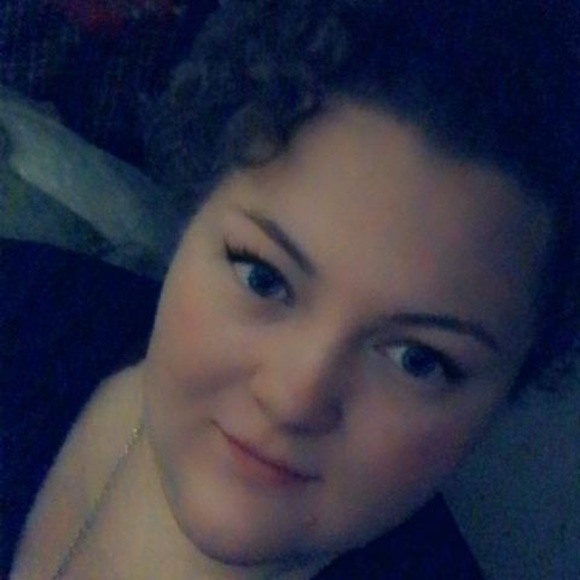 Profile Picture of Kelsey Hoggan (@khoggan123) on Poshmark