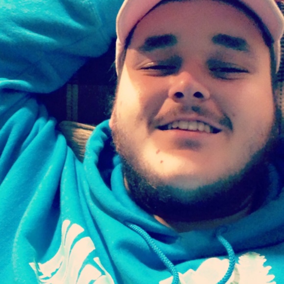 Profile Picture of Julian Mcdade (@jmcda18) on Poshmark