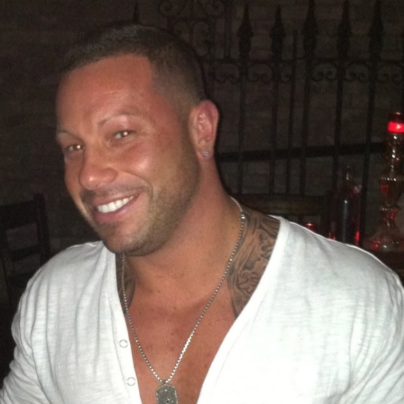 Daniel Varian - Poshmark Profile Picture of Daniel Varian (@dannyv10482) on Poshmark