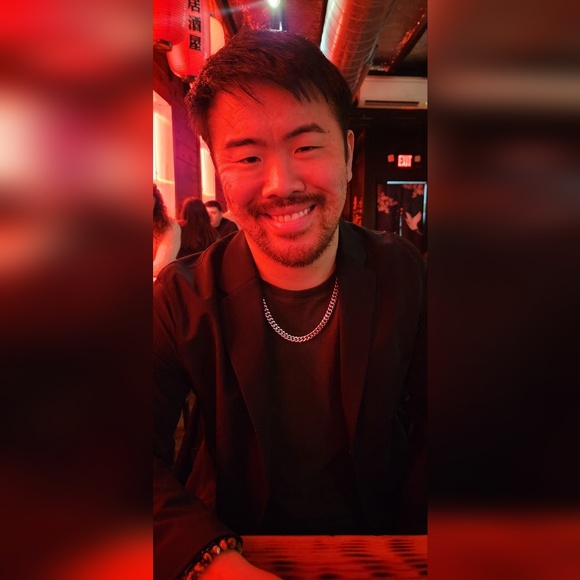 Profile Picture of Michael Pavolko (@mcpkor) on Poshmark